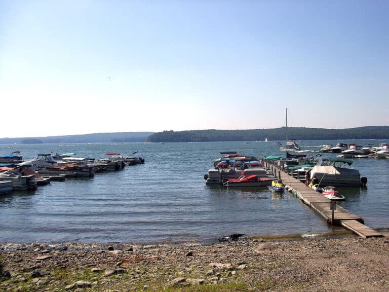 experience lake wallenpaupack boats